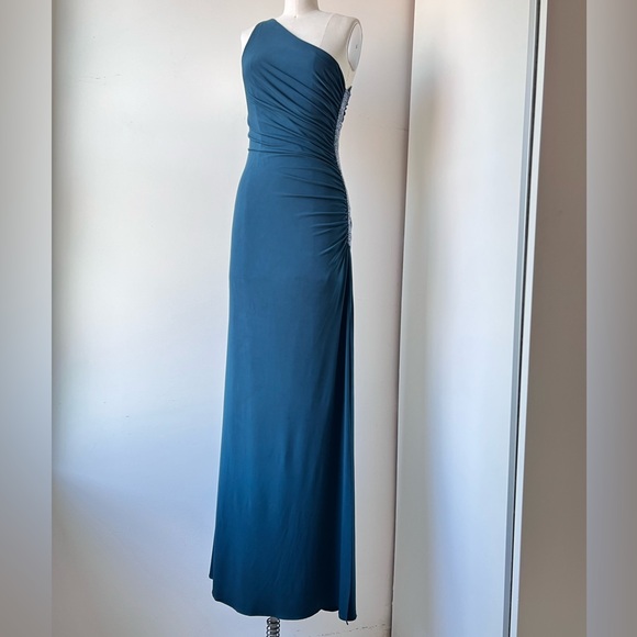 Laundry by Shelli Segal Teal gown w/ beading - Picture 5 of 15